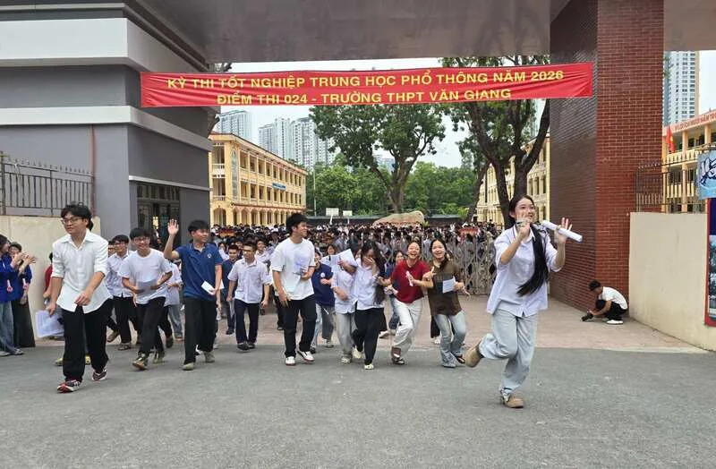 Thí sinh có thể tự áp dụng cách tính điểm thi tốt nghiệp THPT năm 2026 qua 8 bước từ ghi điểm môn thi đến kiểm tra điều kiện điểm liệt