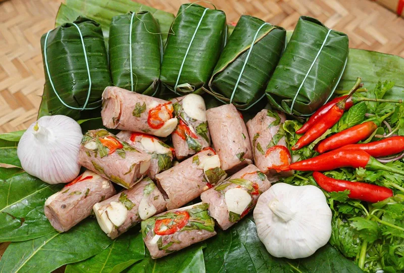 Nem chua Thanh Hoá - Thức quà vặt giòn ngon, biểu tượng văn hóa ẩm thực đặc trưng xứ Thanh.