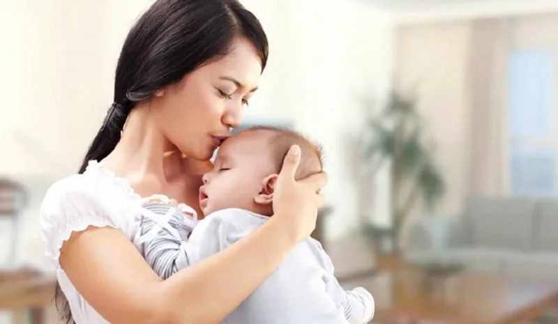 Giấc mơ bế trẻ thường phản ánh mong muốn chăm sóc, bảo vệ hoặc chịu trách nhiệm cho một điều quan trọng.