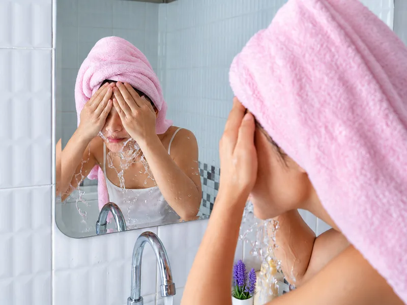 Da sau peel vẫn cần làm sạch nhưng cần thực hiện nhẹ nhàng đúng cách